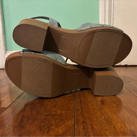 NWOT Denim Women's Sandals - Picture 5 of 5